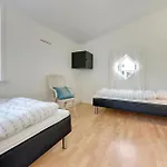 22-bedroom In Henne Semesterbostad