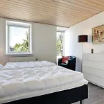 Semesterbostad 22-bedroom In Henne
