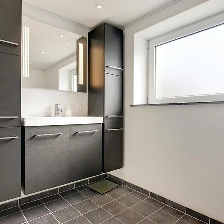 22-bedroom In Henne