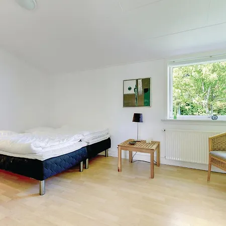 22-bedroom In Henne *