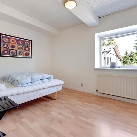 22-bedroom In Henne Дом отдыха *