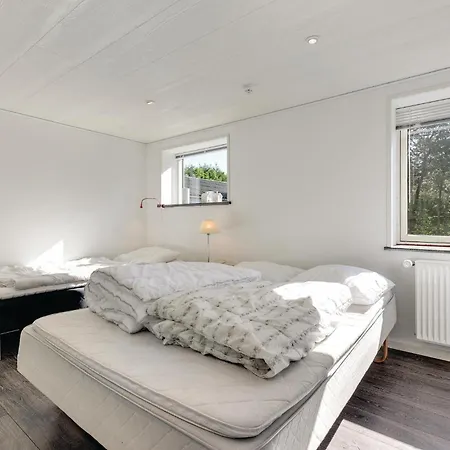 Дом отдыха 22-bedroom In Henne *