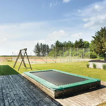 22-bedroom In Henne Дом отдыха *