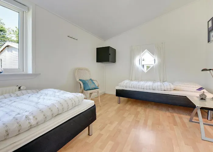22-bedroom In Henne Holiday home