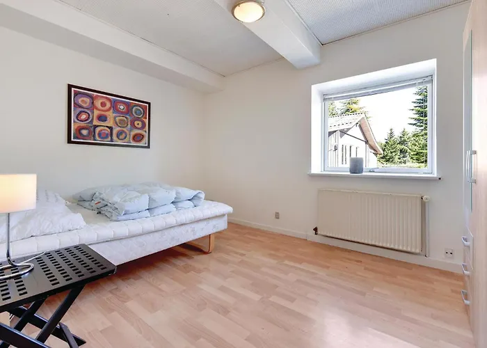 22-bedroom In Henne Holiday home *